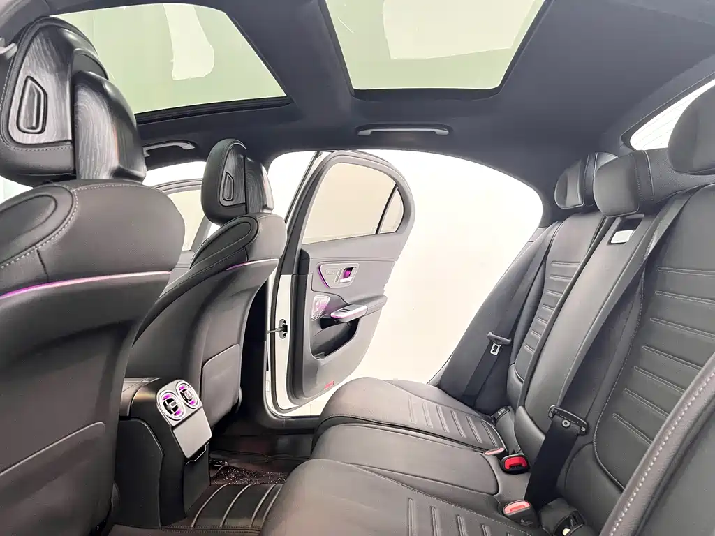 Mercedes-Benz C-Class — миниатюра 9