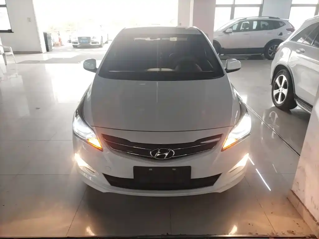 Hyundai Verna — миниатюра 3