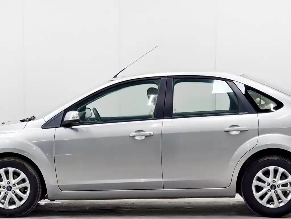 Ford Focus 2013 1.8L MT