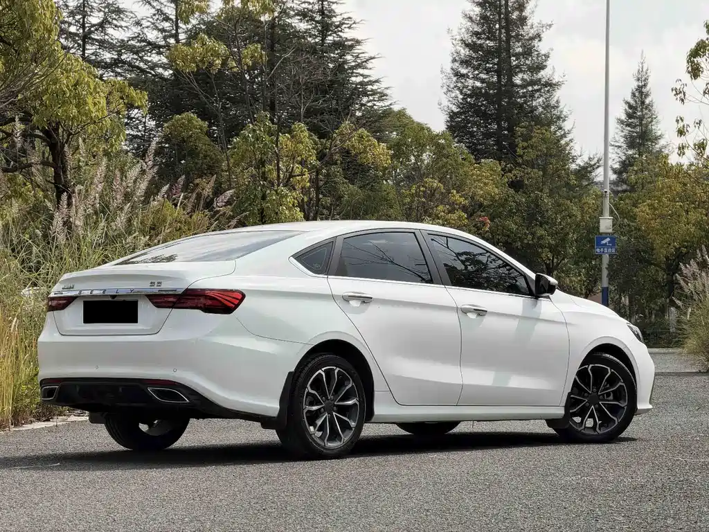 Geely Binrui — миниатюра 8