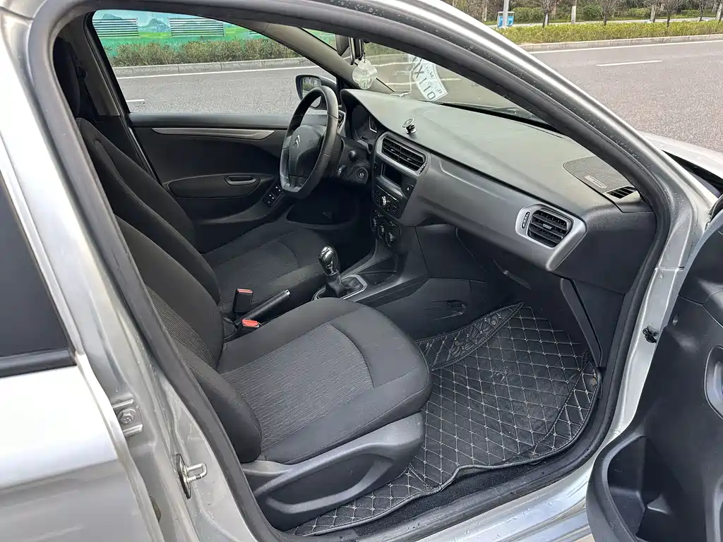 Citroen Elysee — миниатюра 11