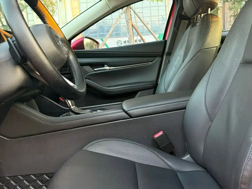 Mazda 3 Axela — миниатюра 16