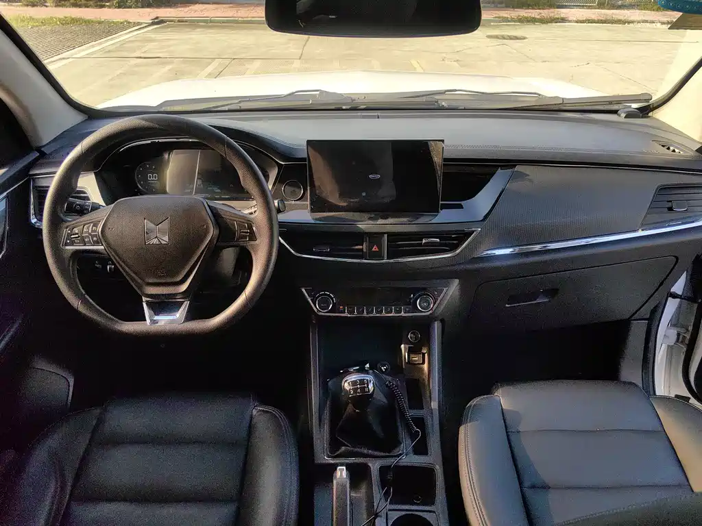 Isuzu TAGA Daga H — миниатюра 10