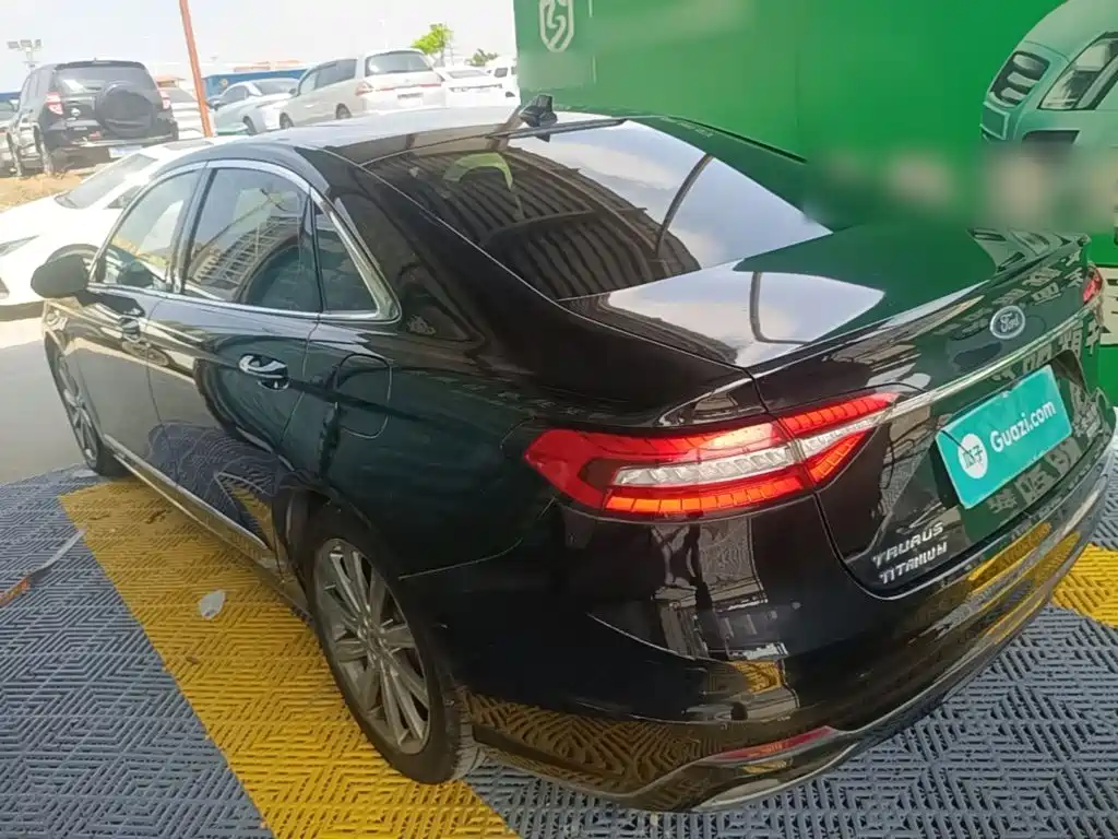Ford Taurus — миниатюра 5