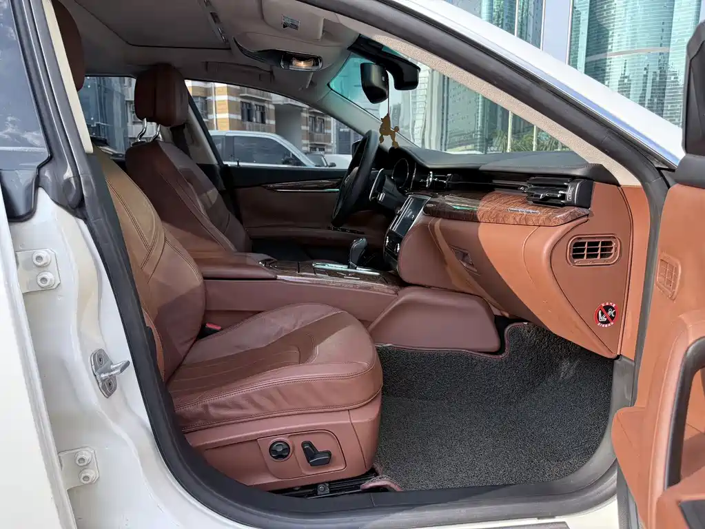 Maserati Quattroporte — миниатюра 8