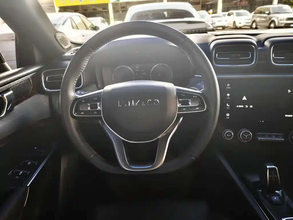 Lynk & Co 03 — миниатюра 7