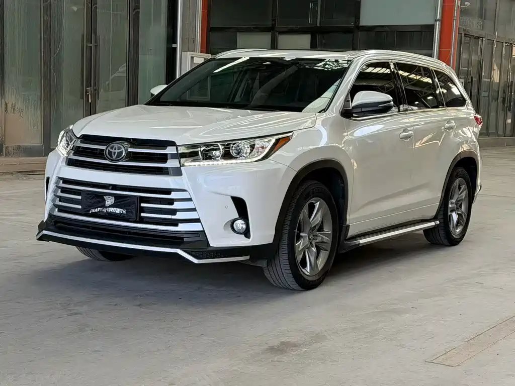 TOYOTA HIGHLANDER