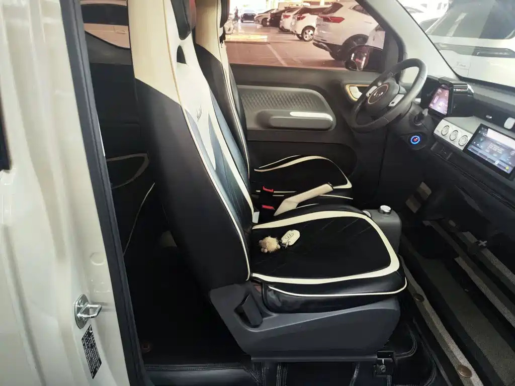 Wuling MINIEV — миниатюра 25