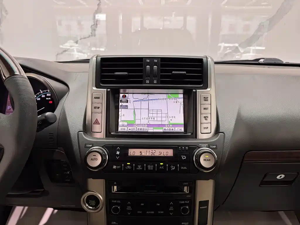 Toyota Land Cruiser Prado 2010 4.0L AT VX NAVI