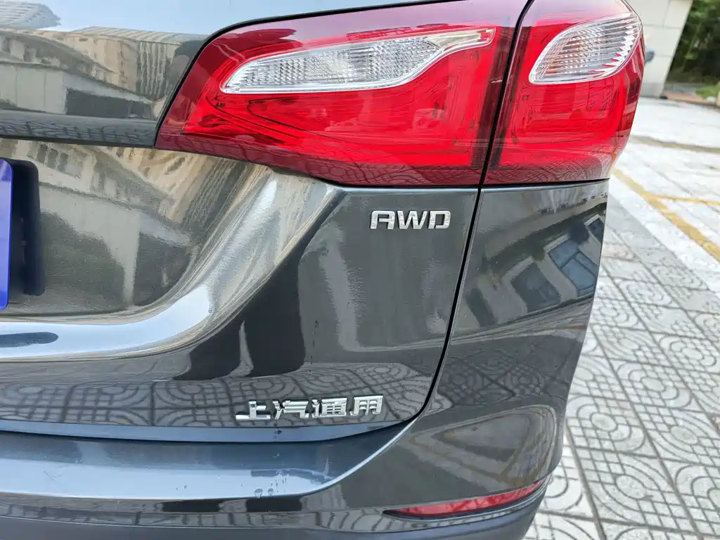 Chevrolet Equinox — миниатюра 17