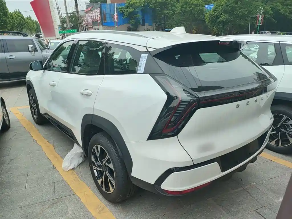 Geely Boyue L L 2025 1.5TD DCT