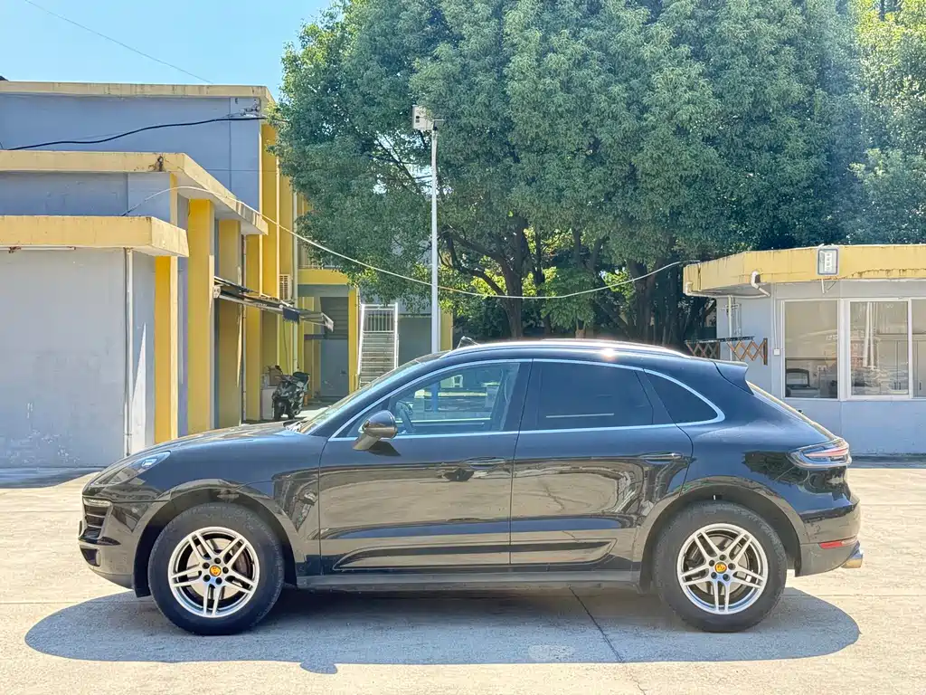 Porsche Macan — миниатюра 10