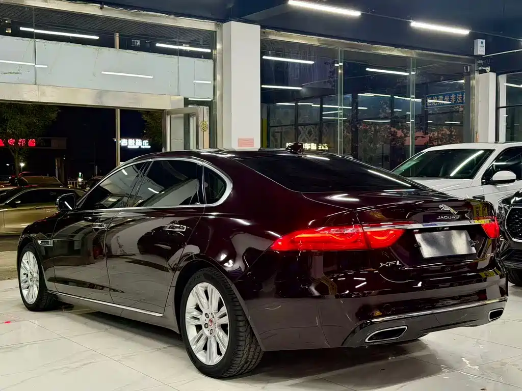 Jaguar XFL — миниатюра 5
