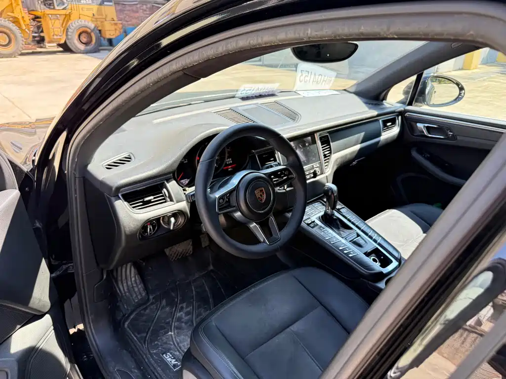 Porsche Macan — миниатюра 4