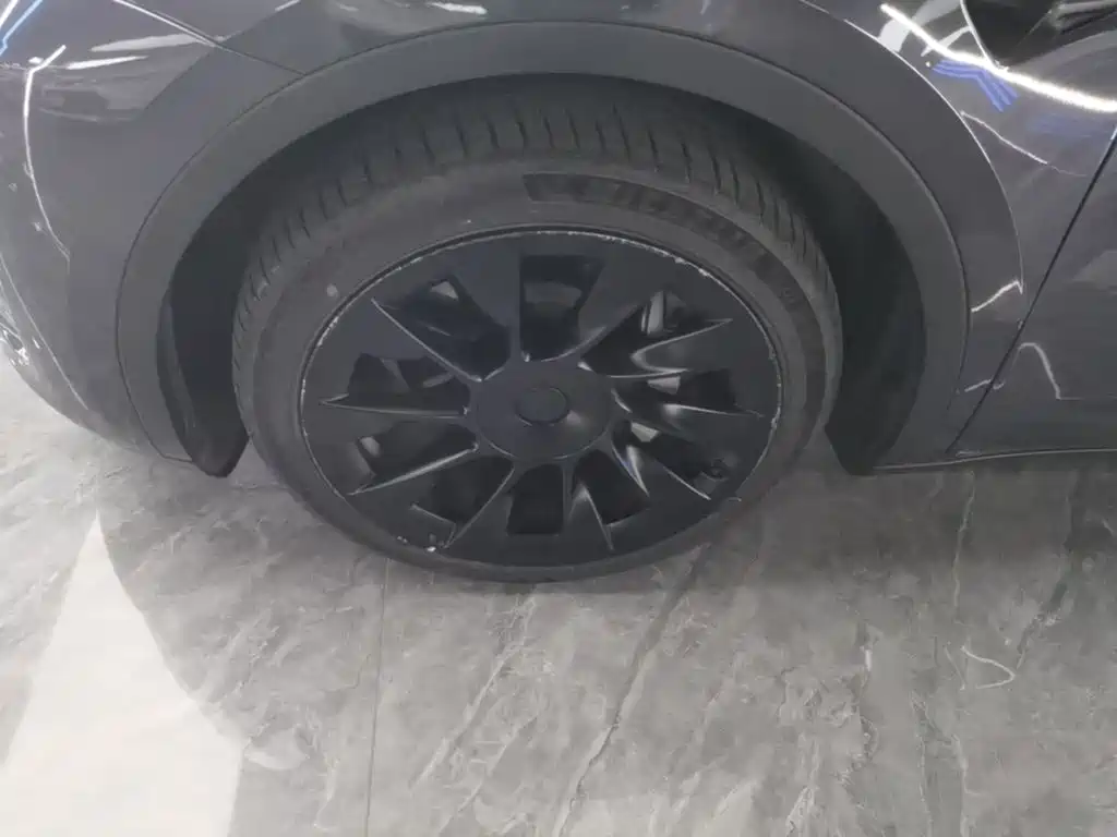 Tesla Model Y — миниатюра 23