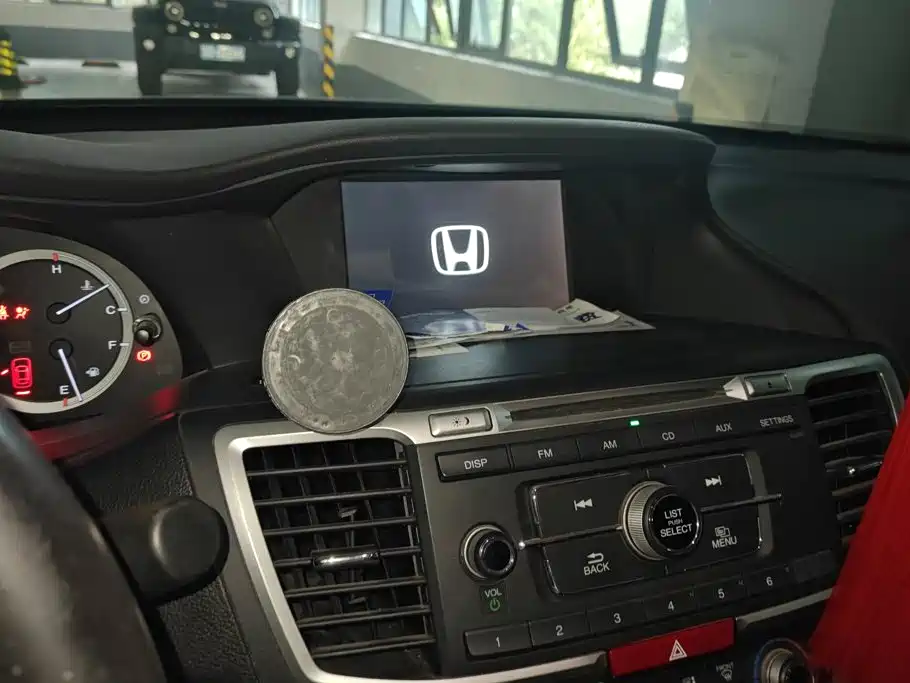 Honda Accord — миниатюра 13