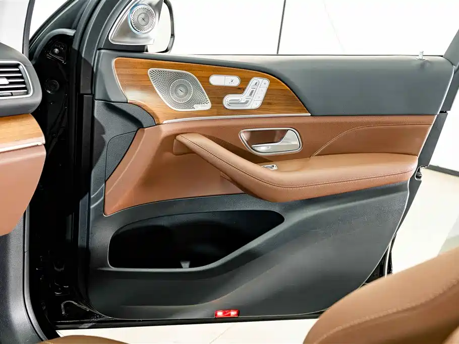 Mercedes-Benz GLE (Import) — миниатюра 17
