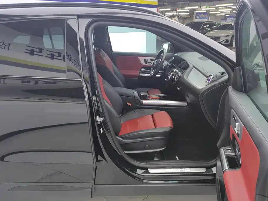 Mercedes-Benz GLA AMG — миниатюра 8