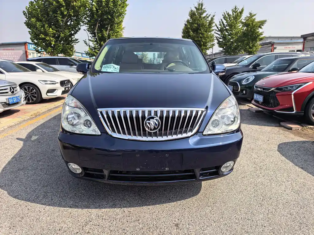 Buick GL8 — миниатюра 2