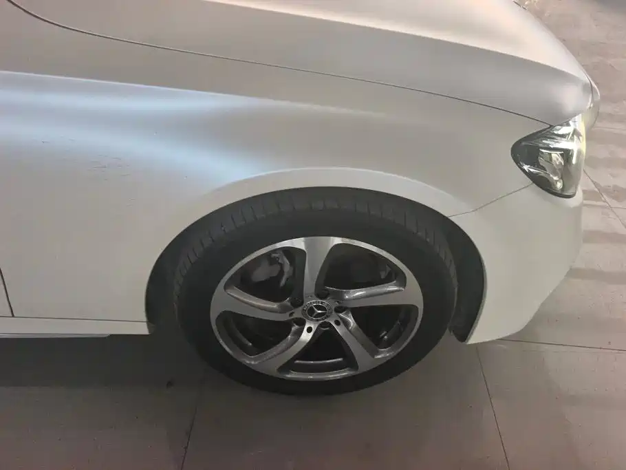 Mercedes-Benz E-Class — миниатюра 6