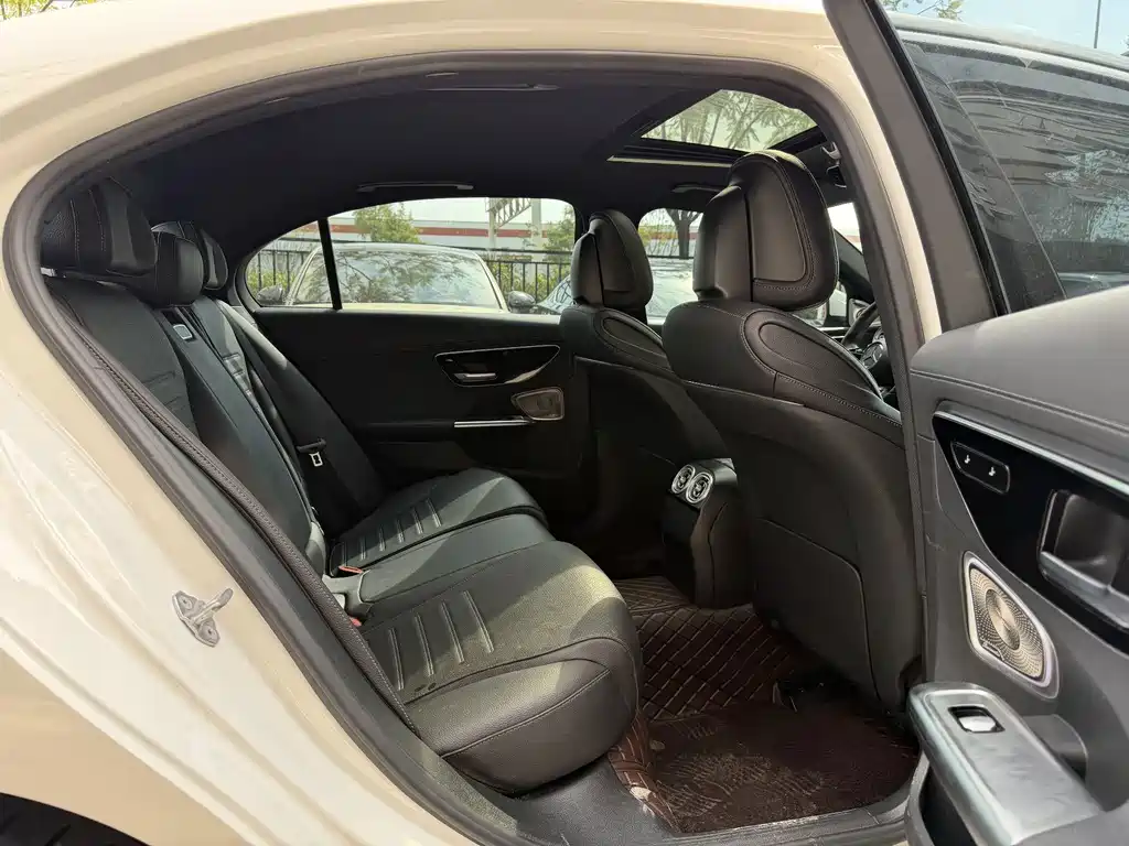 Mercedes-Benz C-Class — миниатюра 10