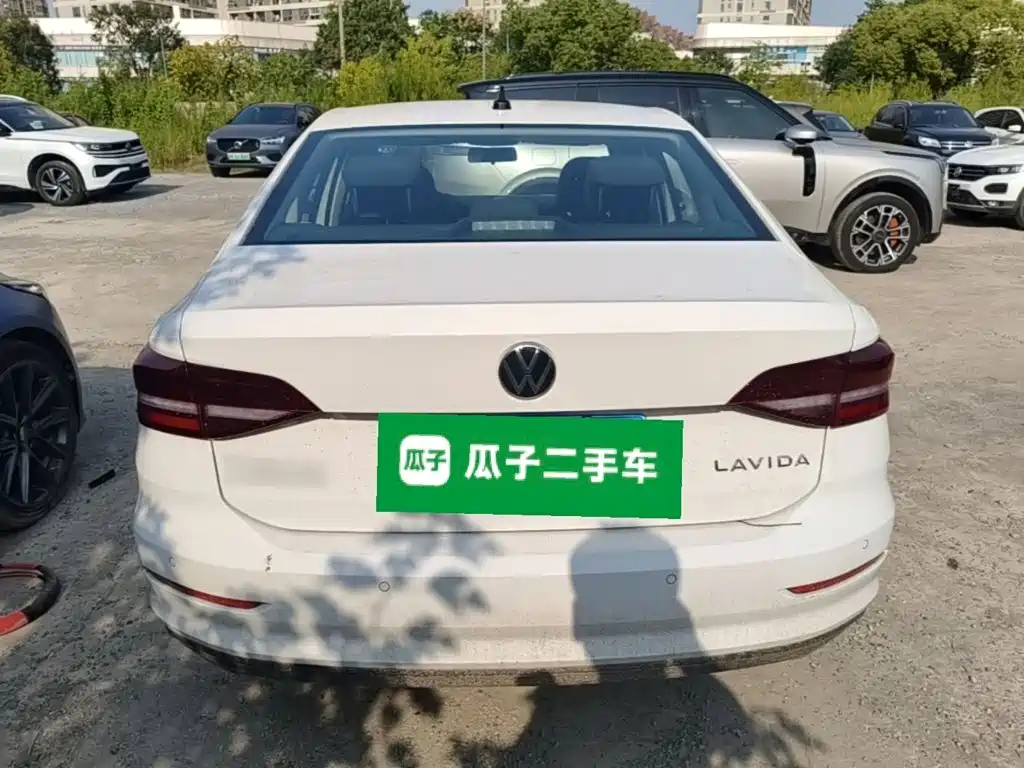 Volkswagen Lavida — миниатюра 6