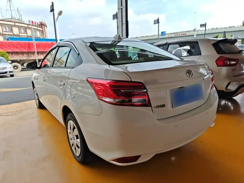 Toyota Vios — миниатюра 5