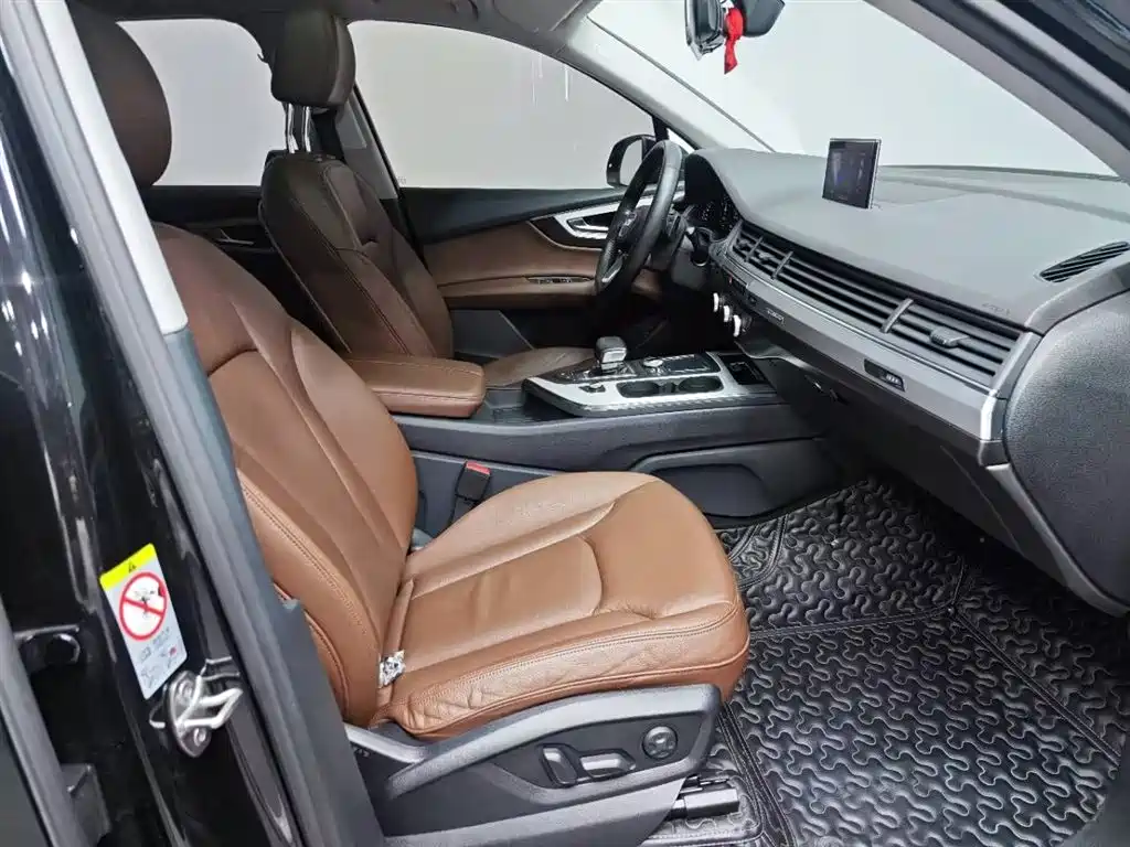 Audi Q7 — миниатюра 10
