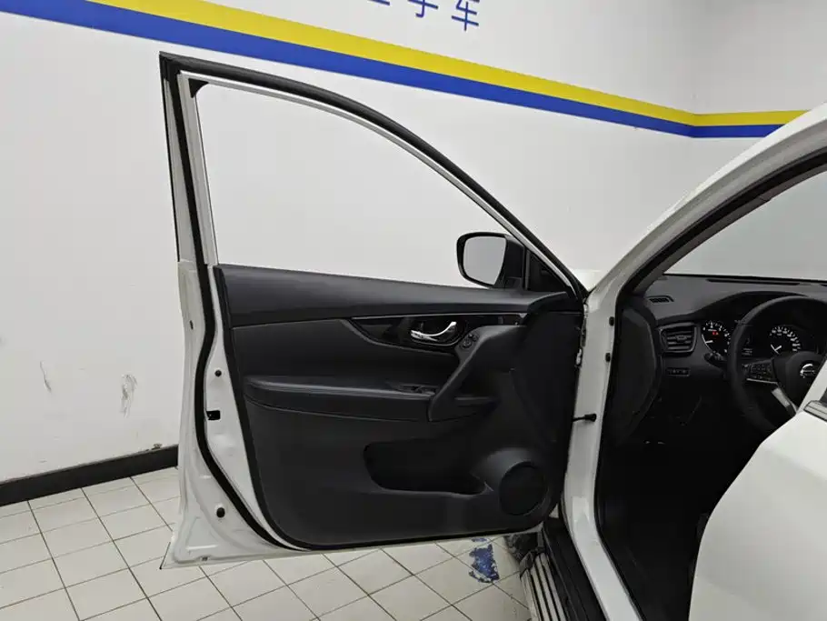 Nissan X-Trail — миниатюра 7