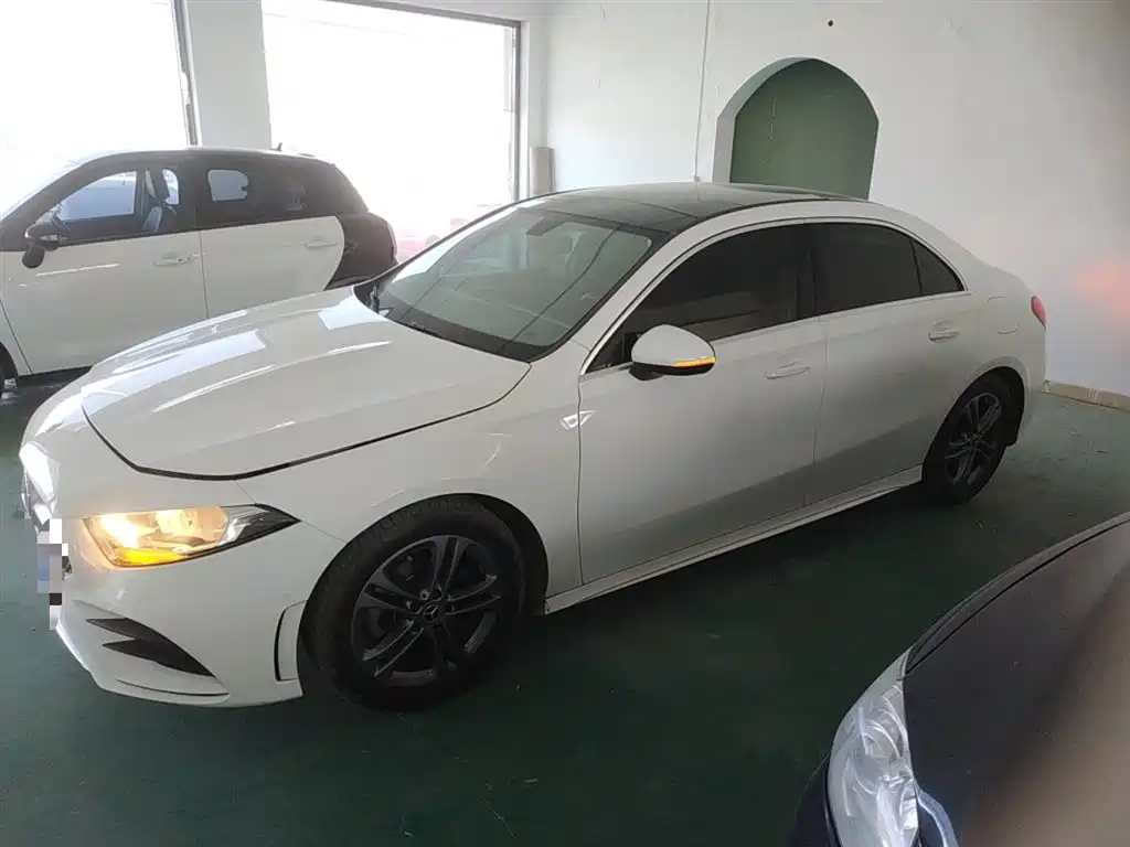 MERCEDES BENZ A CLASS