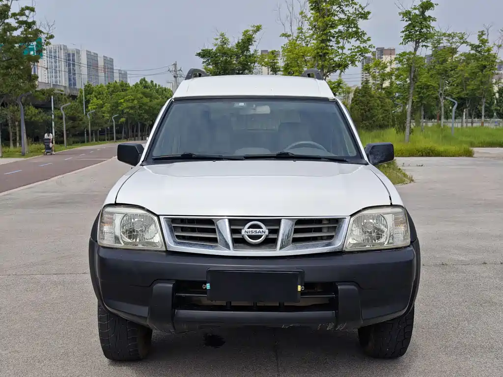 Nissan ZN 2012 2.4L 7 мест