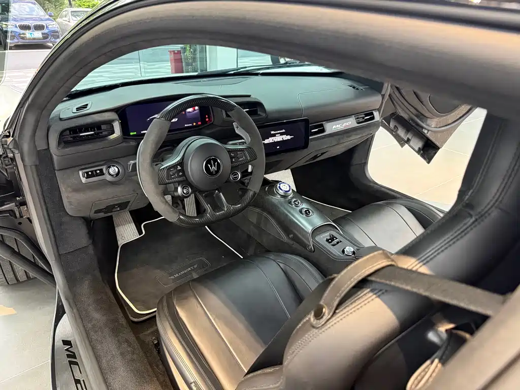 Maserati MC20 — миниатюра 10