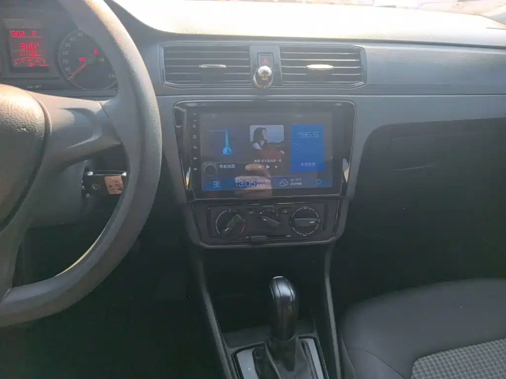 Volkswagen Santana — миниатюра 13
