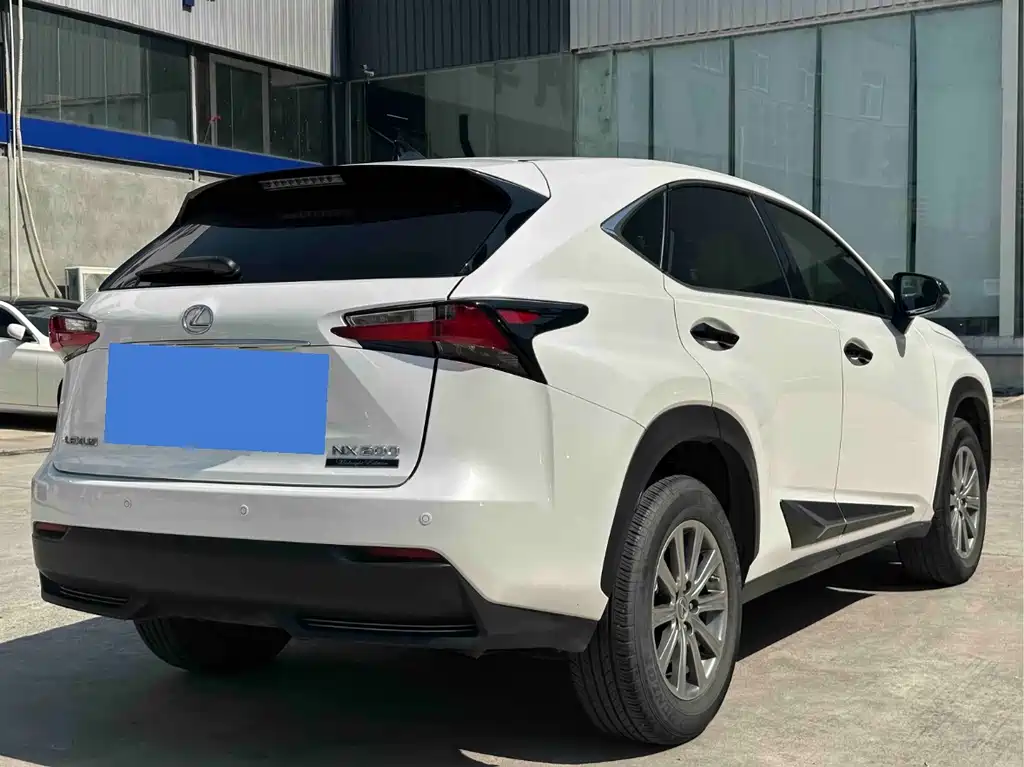 Lexus NX — миниатюра 7