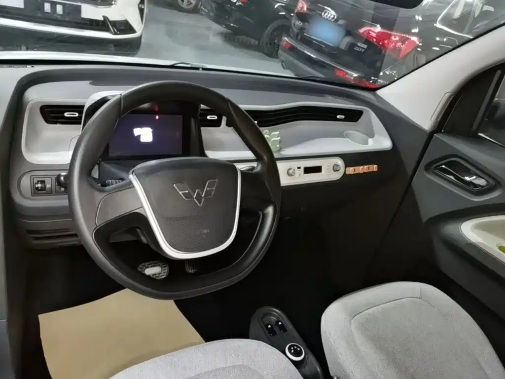 Wuling MINIEV — миниатюра 10