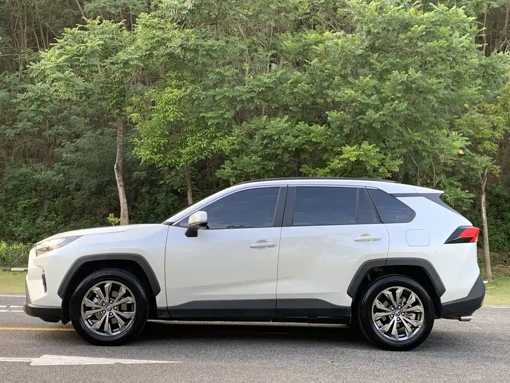 Toyota RAV4 — миниатюра 14