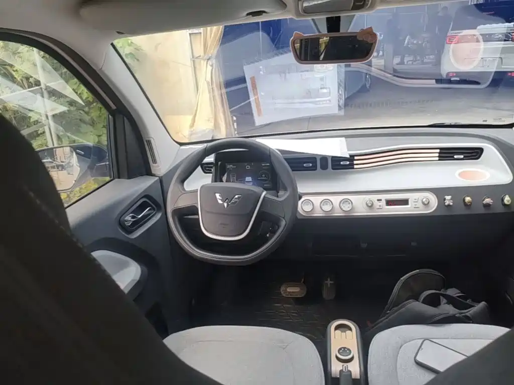 Wuling MINIEV — миниатюра 11