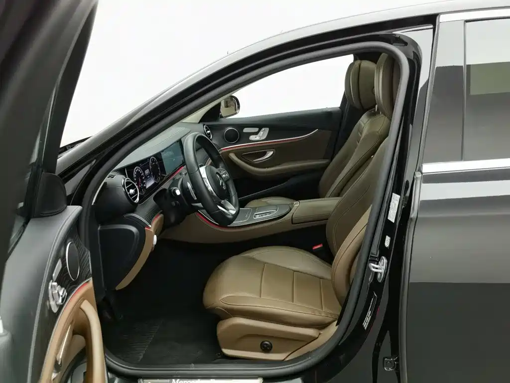Mercedes-Benz E-Class — миниатюра 10