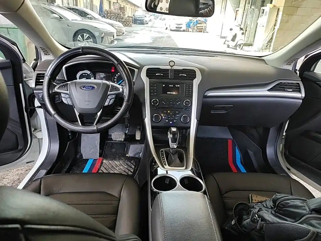 Ford Mondeo — миниатюра 10