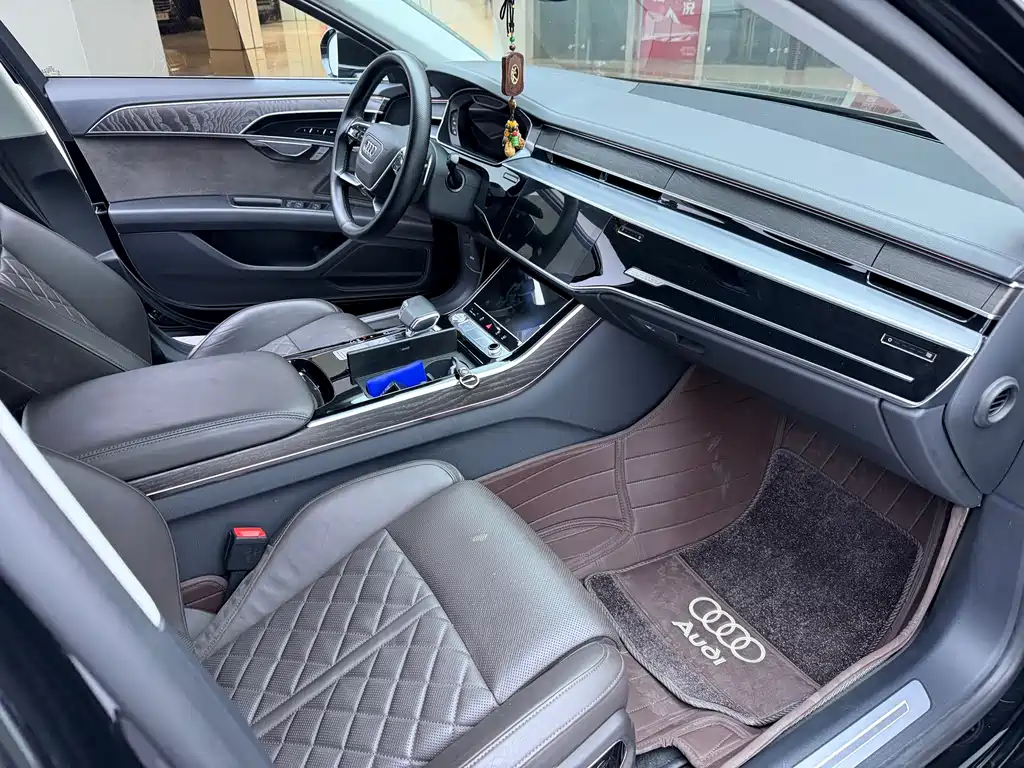 Audi A8 — миниатюра 6