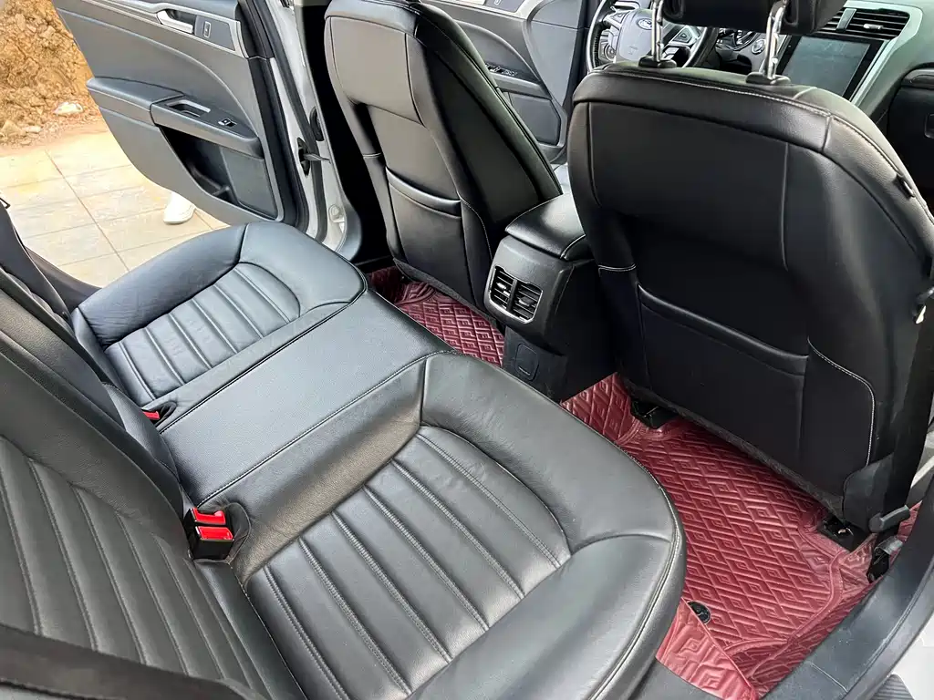 Ford Mondeo — миниатюра 6