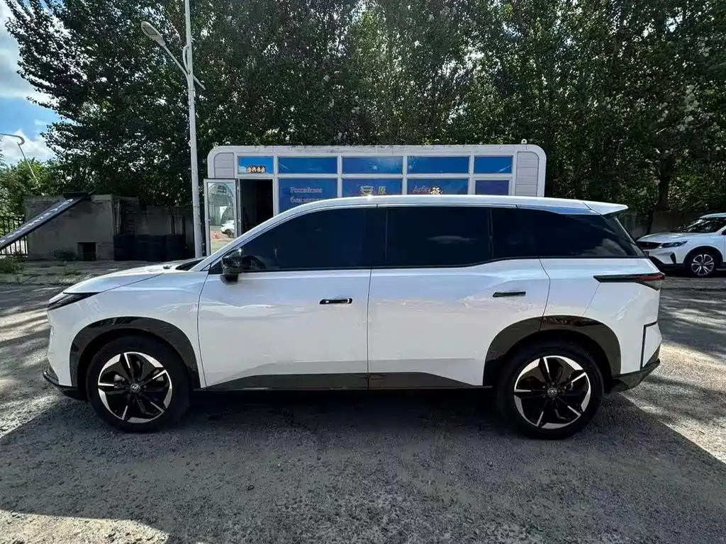 Toyota bZ3X — миниатюра 4