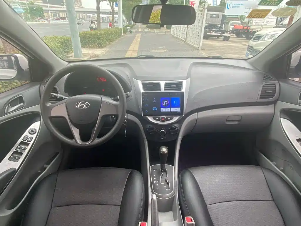 Hyundai Verna — миниатюра 13