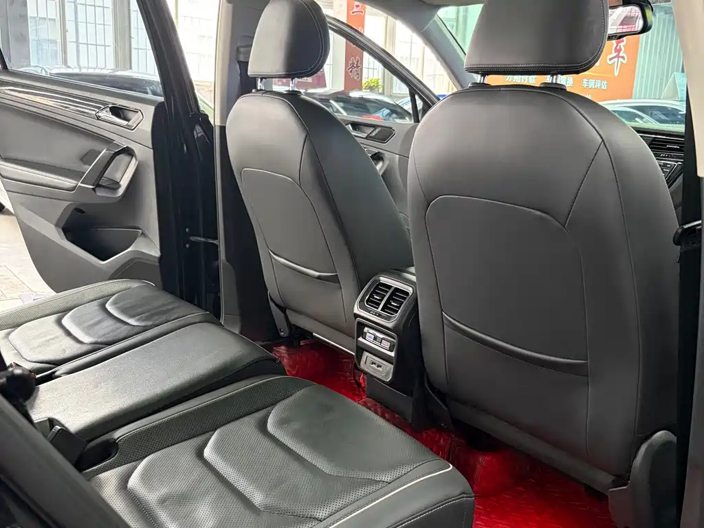 Volkswagen Tiguan L — миниатюра 12