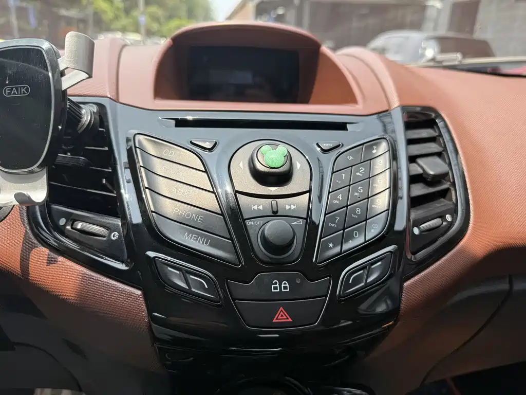 Ford Fiesta — миниатюра 17