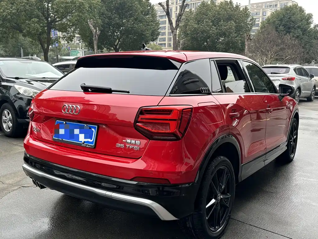 AUDI Q2L