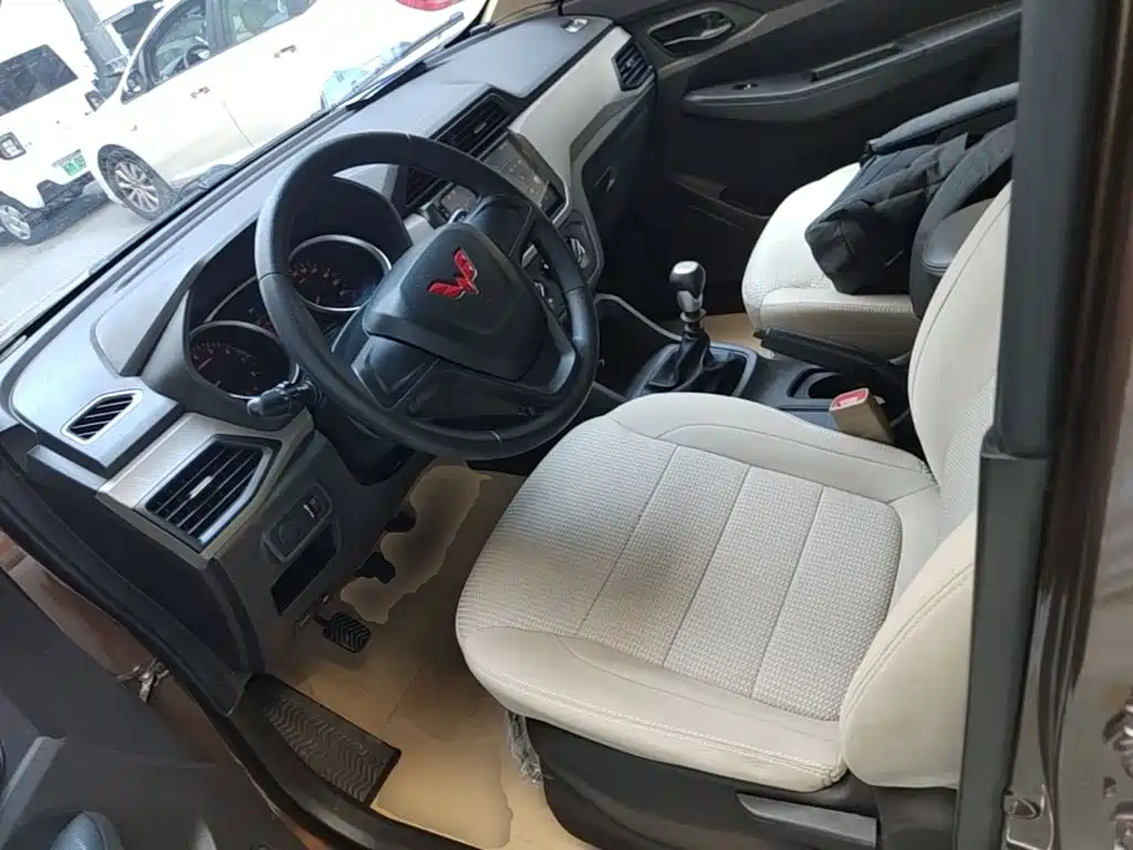 Wuling Hongguang — миниатюра 15