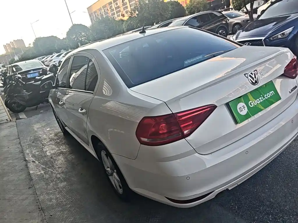Volkswagen Lavida — миниатюра 5