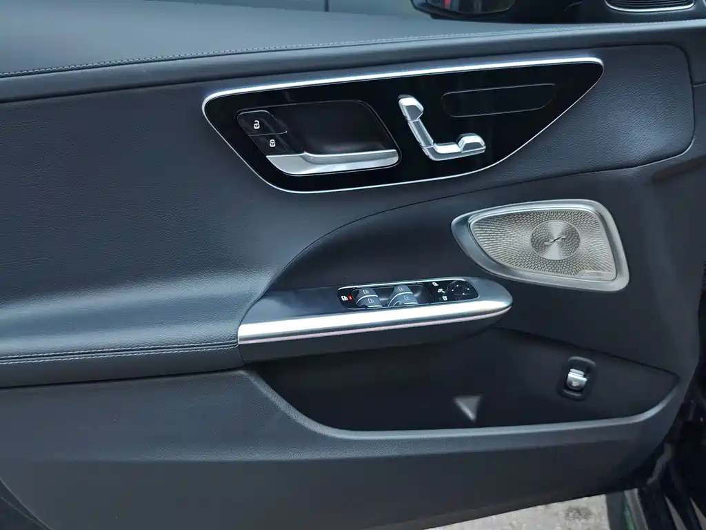Mercedes-Benz C-Class — миниатюра 17