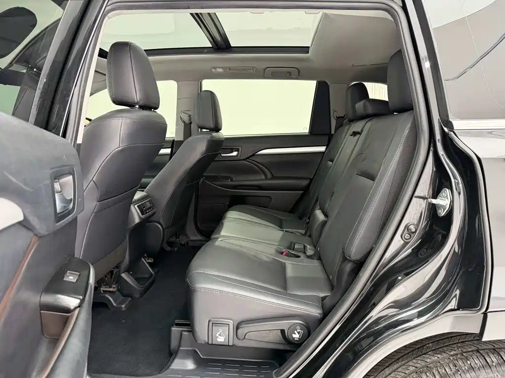 Toyota Highlander — миниатюра 18